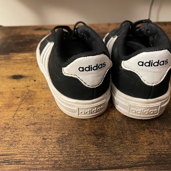 Adidas toddler shoe - Picture 5 of 5